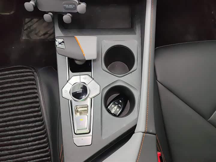 Фото 7 - Changan UNI-V