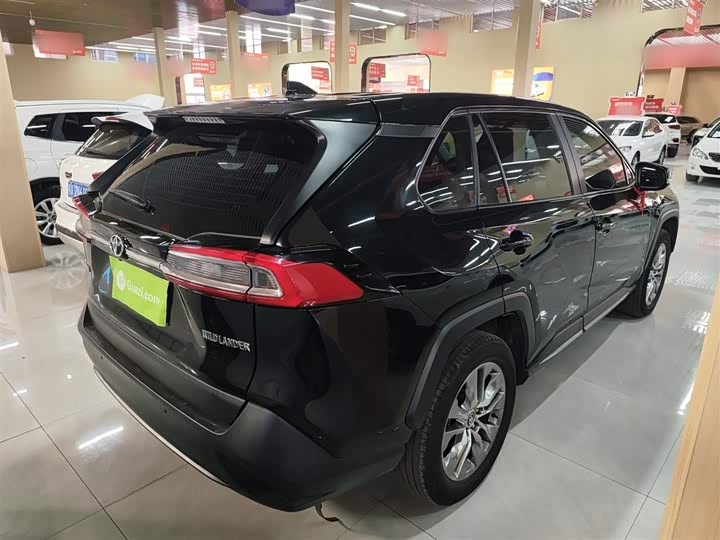 Фото 7 - Toyota Wildlander