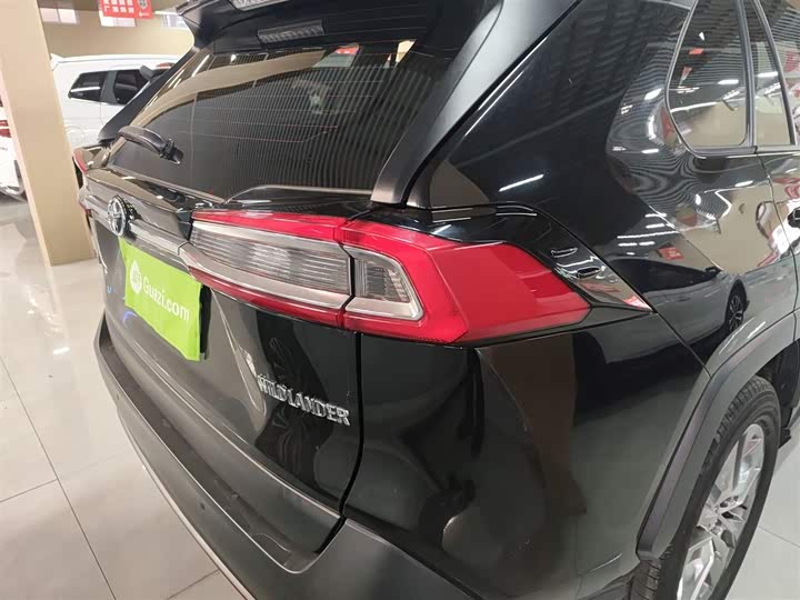 Фото 8 - Toyota Wildlander