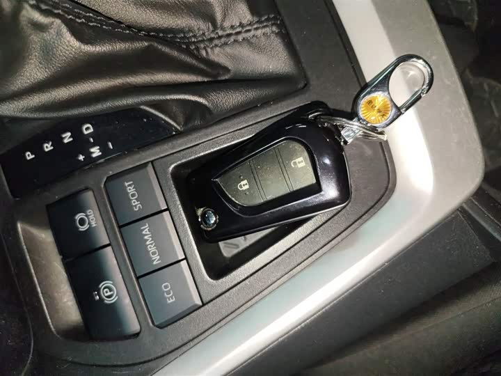 Фото 9 - Toyota Wildlander