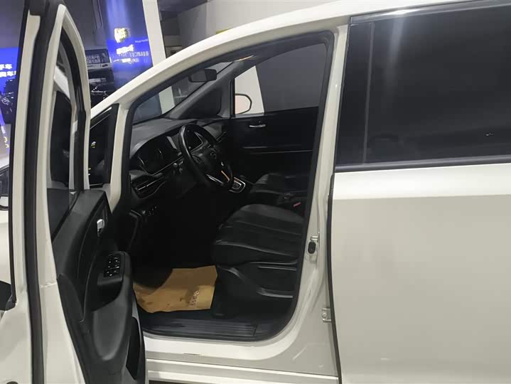 Фото 9 - GAC Trumpchi M6