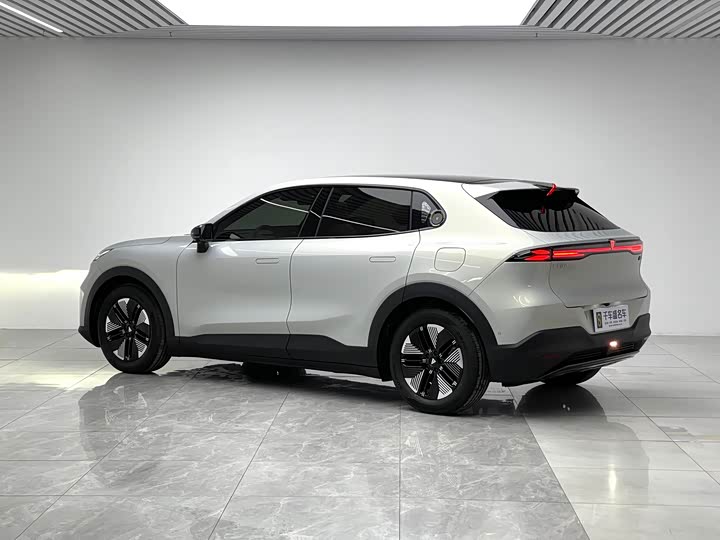 Фото 4 - Changan Deepal S05