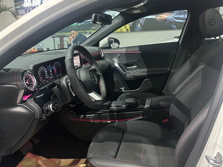 Фото 5 - Mercedes-Benz A-Class