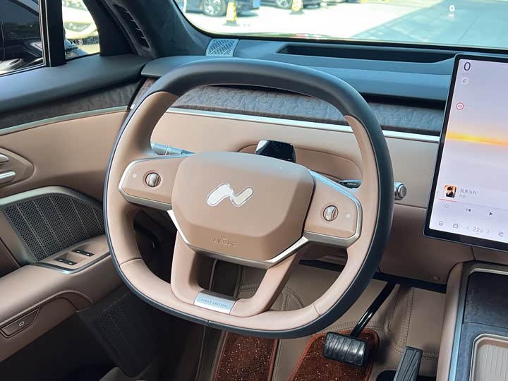 Фото 7 - Nio Onvo L90