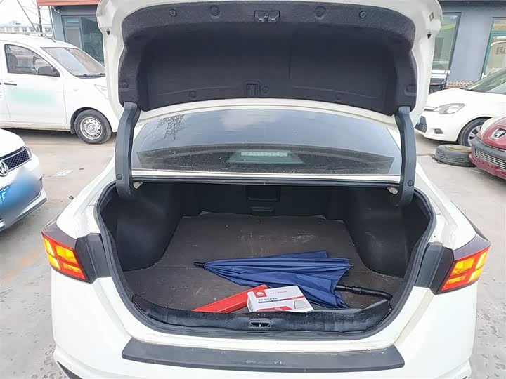 Фото 9 - Nissan Teana