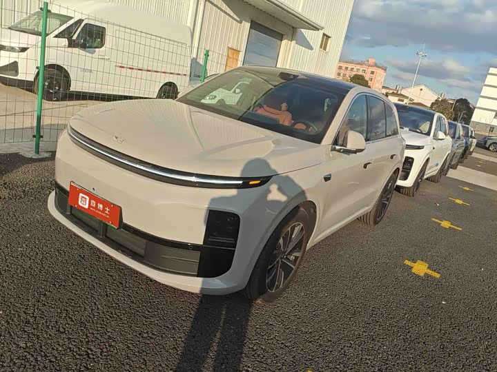 Фото 1 - LiXiang L6