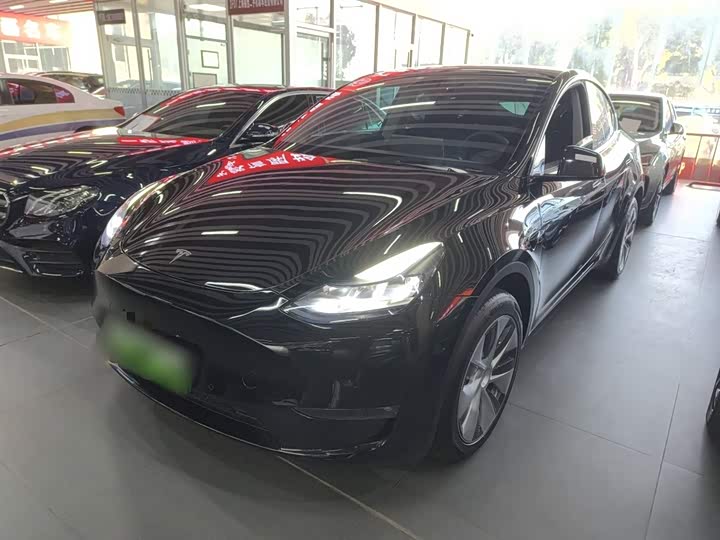 Фото 1 - Tesla Model Y