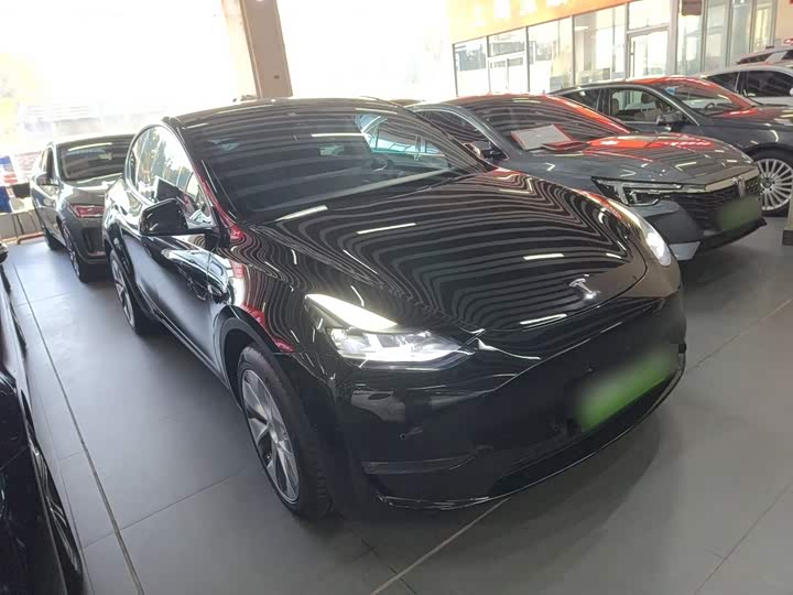 Фото 4 - Tesla Model Y