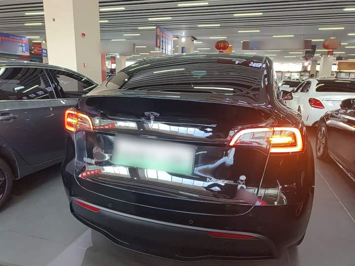 Фото 6 - Tesla Model Y