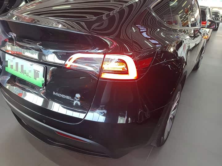 Фото 8 - Tesla Model Y