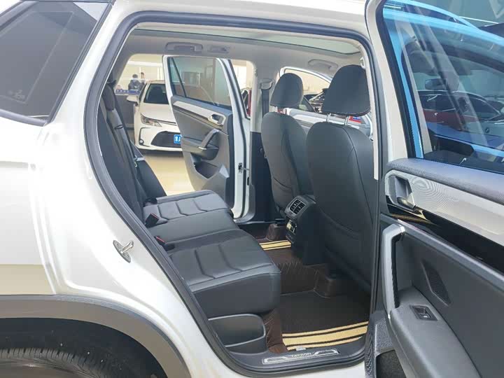 Фото 9 - Volkswagen Tayron