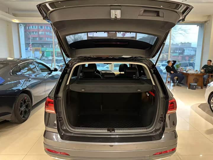 Фото 3 - Volkswagen Tharu