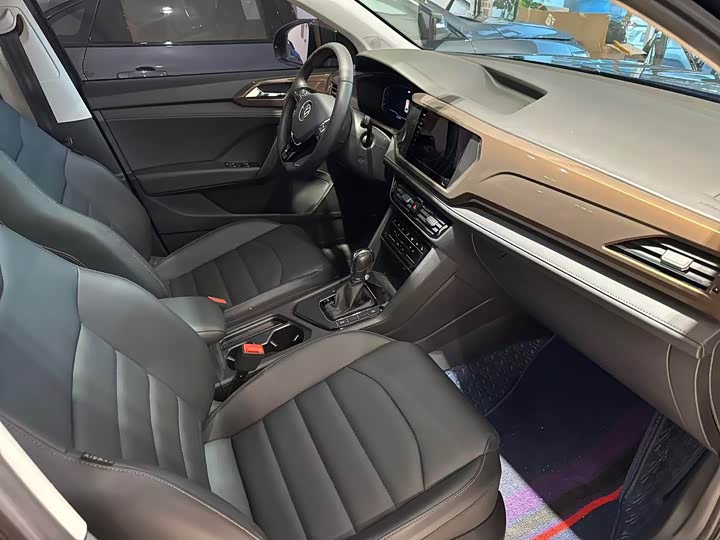 Фото 7 - Volkswagen Tharu