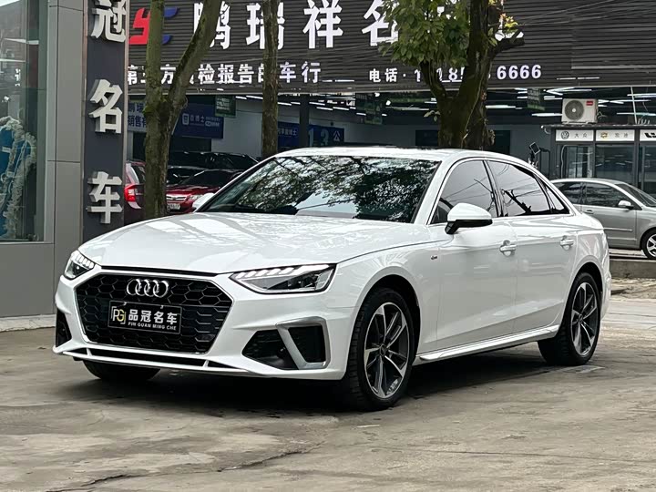 Фото 1 - Audi A4L