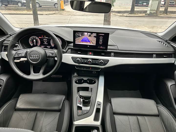 Фото 5 - Audi A4L