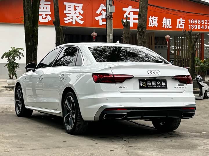 Фото 7 - Audi A4L