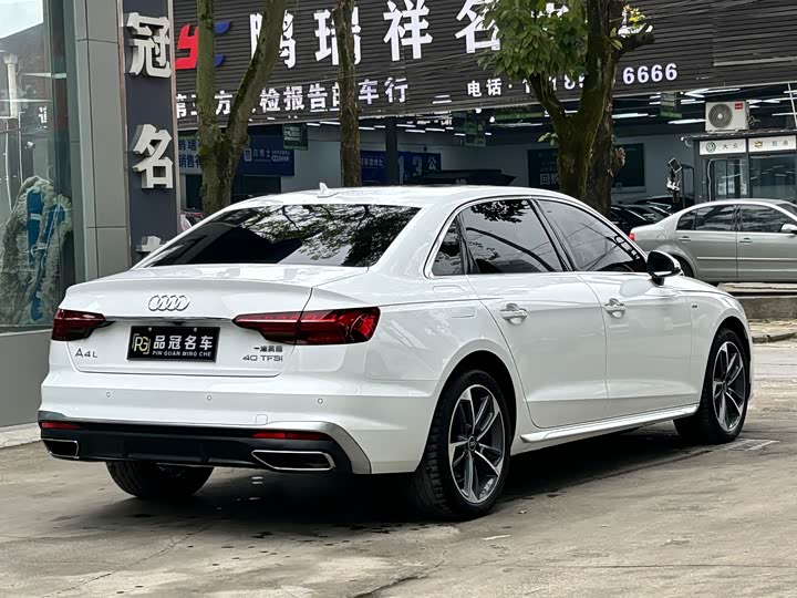 Фото 9 - Audi A4L