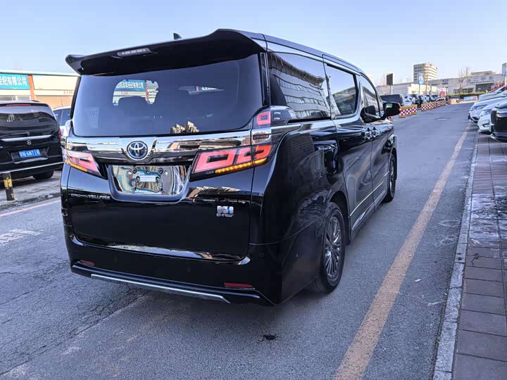 Фото 4 - Toyota Vellfire