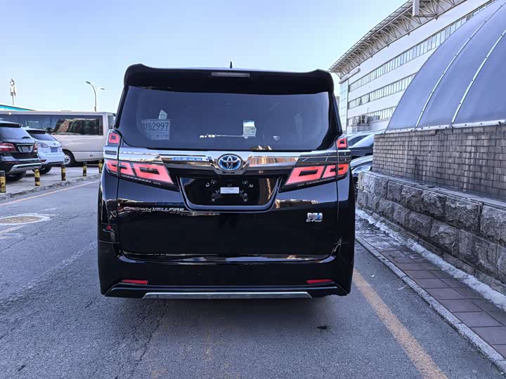 Фото 5 - Toyota Vellfire