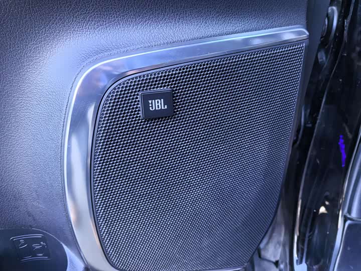 Фото 8 - Toyota Vellfire