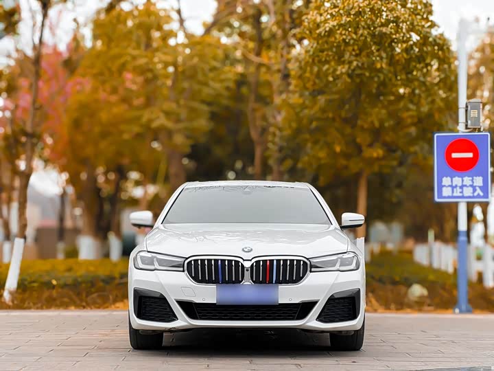 Фото 2 - BMW 5 Series