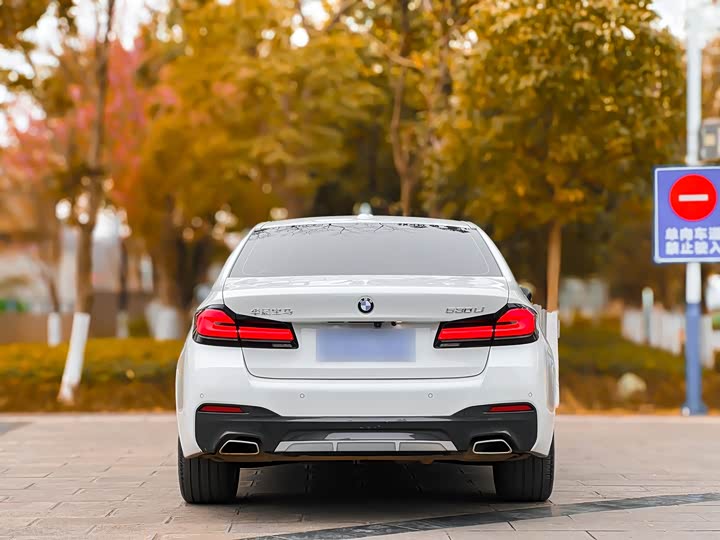 Фото 5 - BMW 5 Series