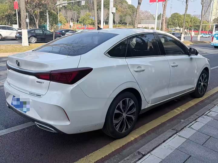 Фото 7 - Changan Eado Plus