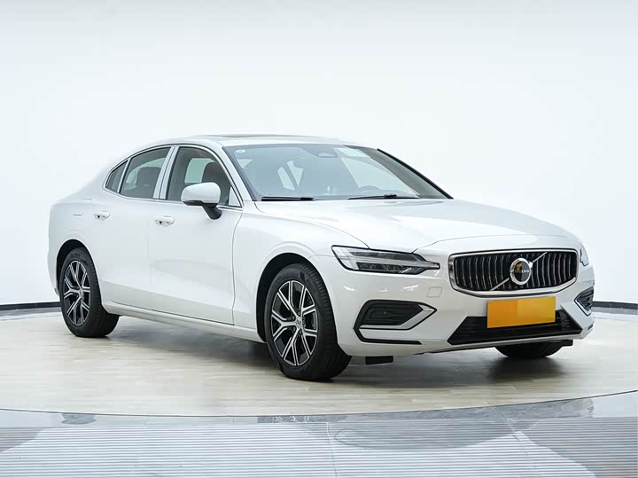 Фото 3 - Volvo S60