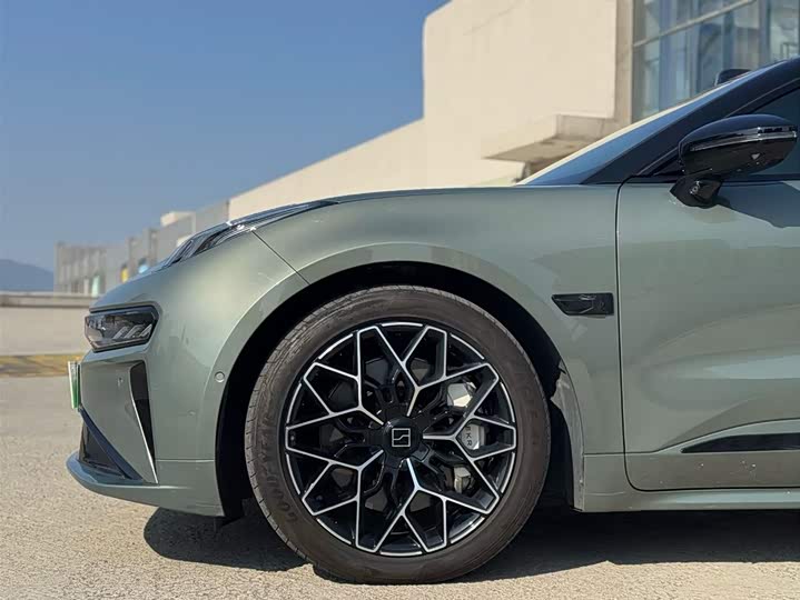 Фото 5 - Zeekr 001