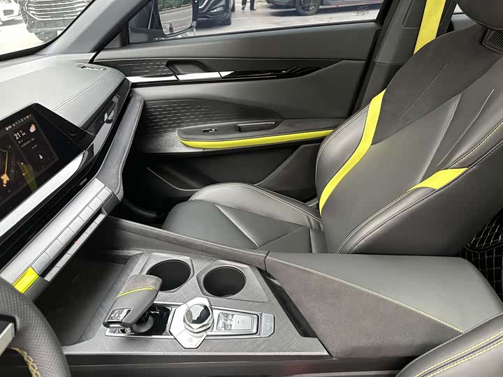 Фото 6 - Changan UNI-V