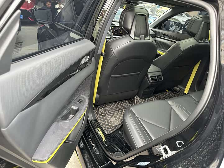 Фото 9 - Changan UNI-V