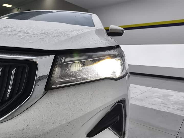 Фото 5 - Geely Emgrand