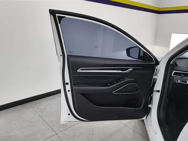 Фото 7 - Geely Emgrand