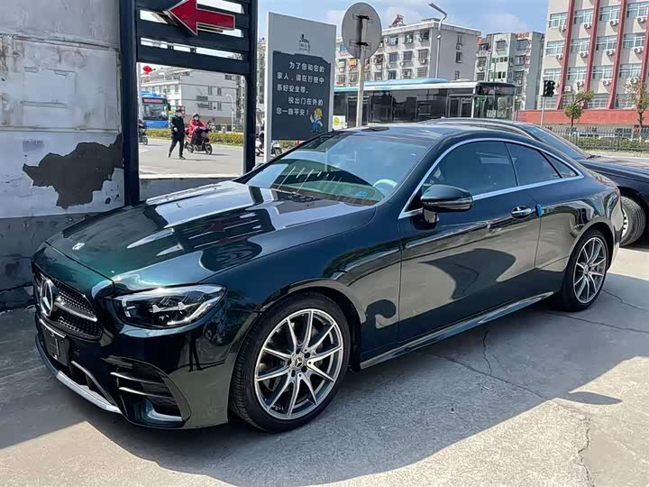 Фото 1 - Mercedes-Benz E-Class