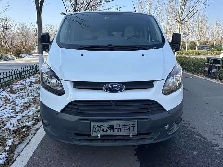 Фото 1 - Ford Transit
