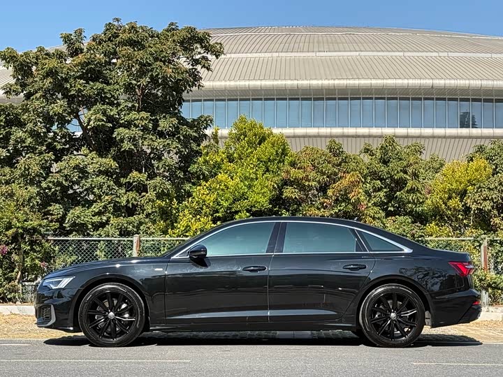 Фото 7 - Audi A6L