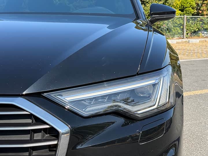 Фото 9 - Audi A6L