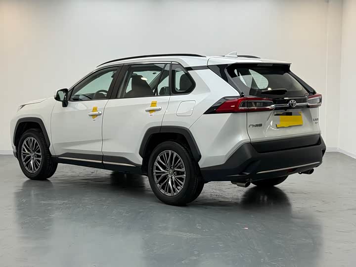 Фото 4 - Toyota Wildlander