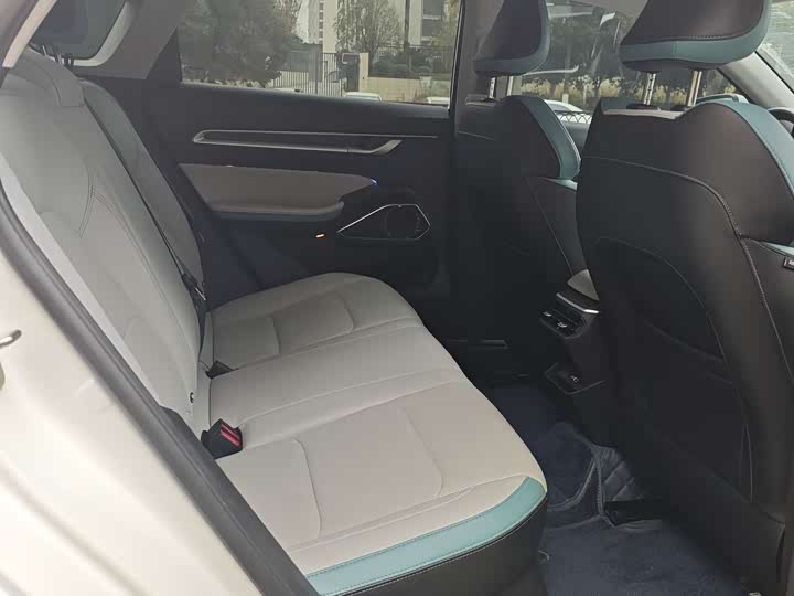 Фото 5 - Geely Emgrand