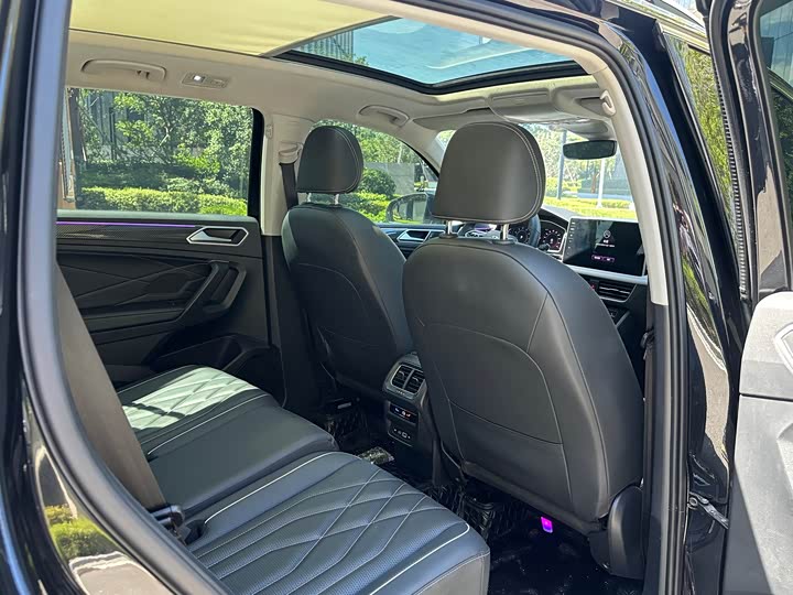 Фото 9 - Volkswagen Tiguan L Pro