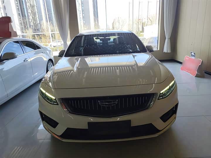 Фото 3 - Geely Preface