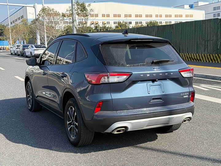 Фото 7 - Ford Escape