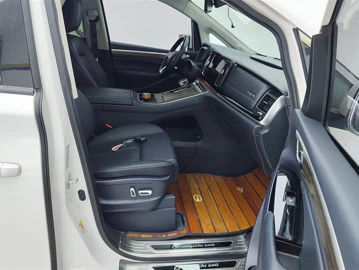 Фото 8 - GAC Trumpchi M8