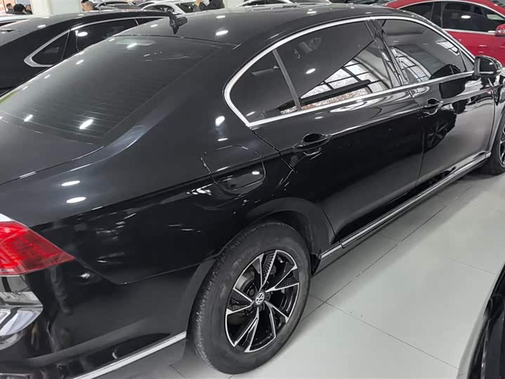 Фото 3 - Volkswagen Magotan