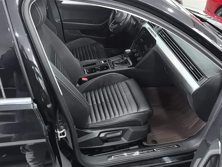 Фото 8 - Volkswagen Magotan