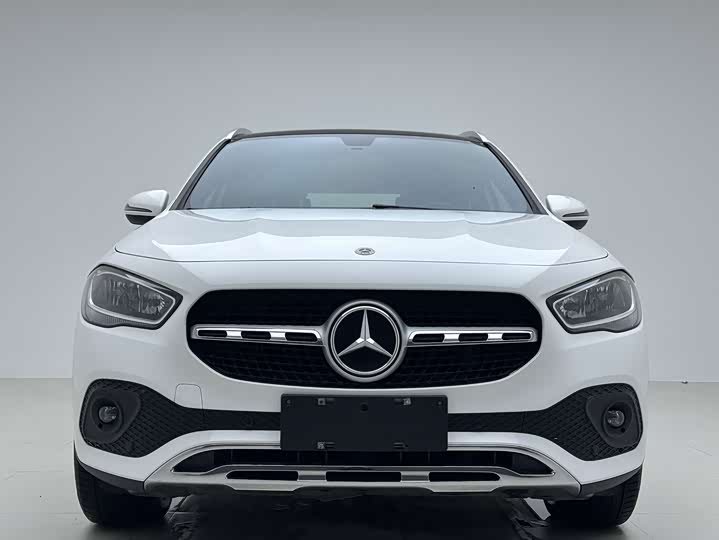 Фото 2 - Mercedes-Benz GLA-Class