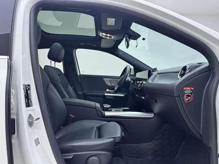 Фото 8 - Mercedes-Benz GLA-Class