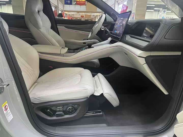 Фото 6 - Denza N7