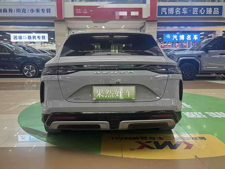 Фото 9 - Denza N7