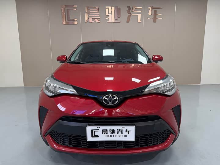 Фото 2 - Toyota C-HR
